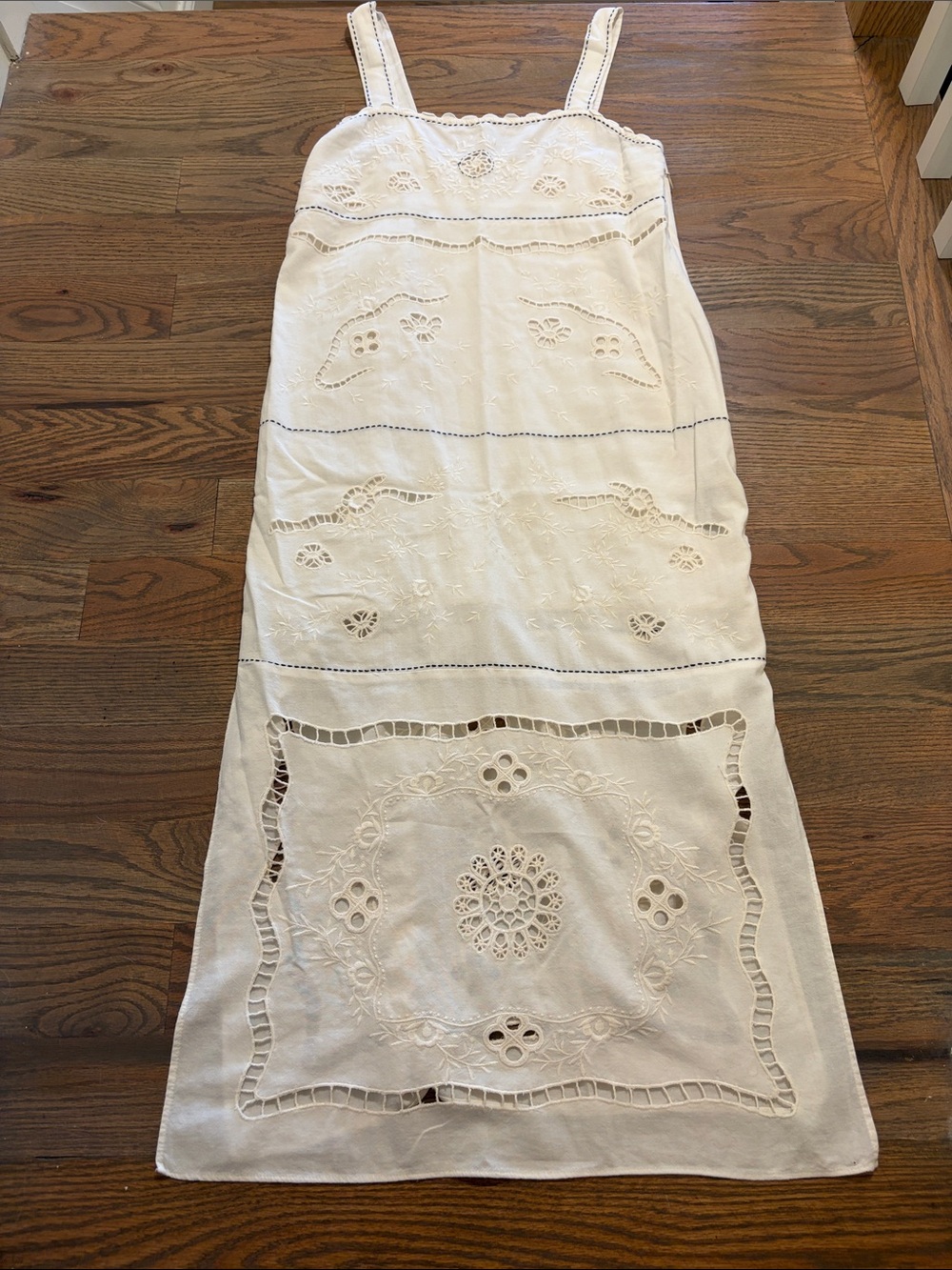 Zara eyelet midi dress XS EUC